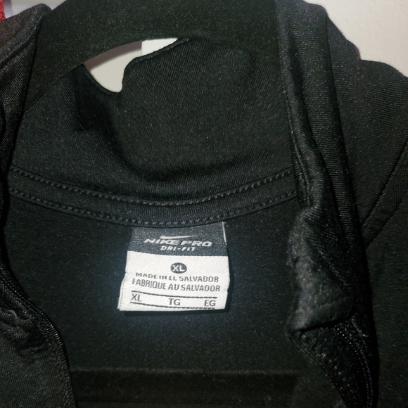 Nike pro dro black and white workout shirt - Picture 6 of 11